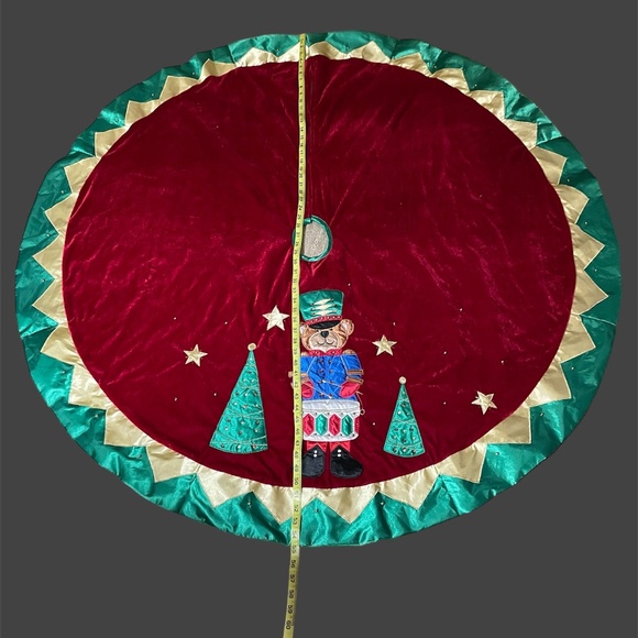 Santa's Best Christmas Eve Tree Skirt Bear Toy Soldier Red Velvet Satin Sequins - Picture 8 of 9